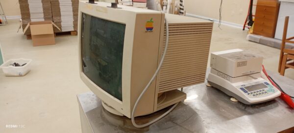 Monitor Apple VINTAGE USATO family number M3502 - immagine 3