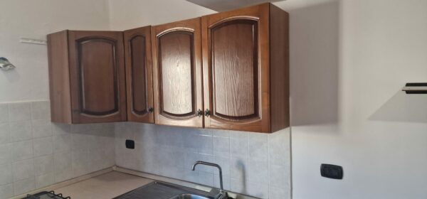 Cucina in legno USATA completa di elettrodomestici - immagine 4